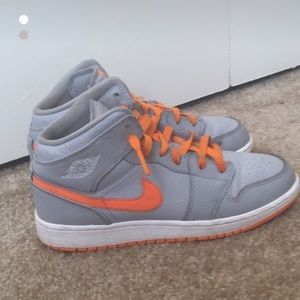 Jordan retro 1s